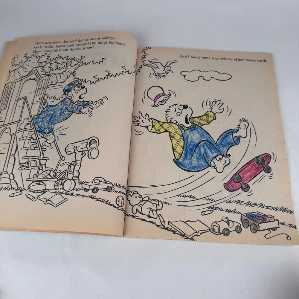 The Berenstain Bears Coloring Book 1986 Safety First Barely Used - Picture 5 of 6